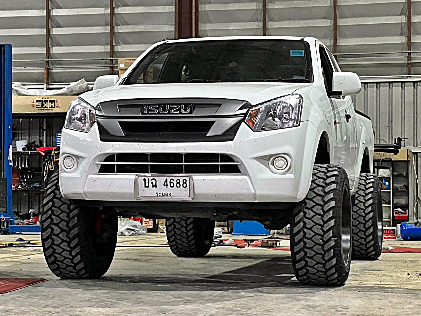 D-MAX ตัวเตี้ย ทำให้เป็นตัวสูง ทรงเมกา
