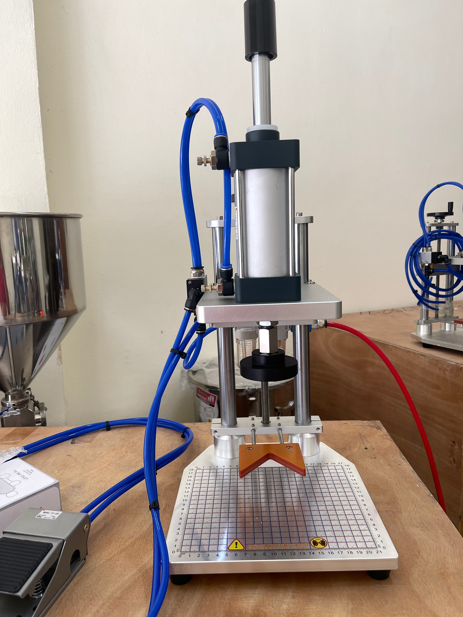 🌈15922 เครื่องกดปิดฝาขวด ขวดน้ำดื่ม ขวดอาหารเสริม ขวดโปรตีน ขวดซอส ขวดน้ำมัน CYT-03