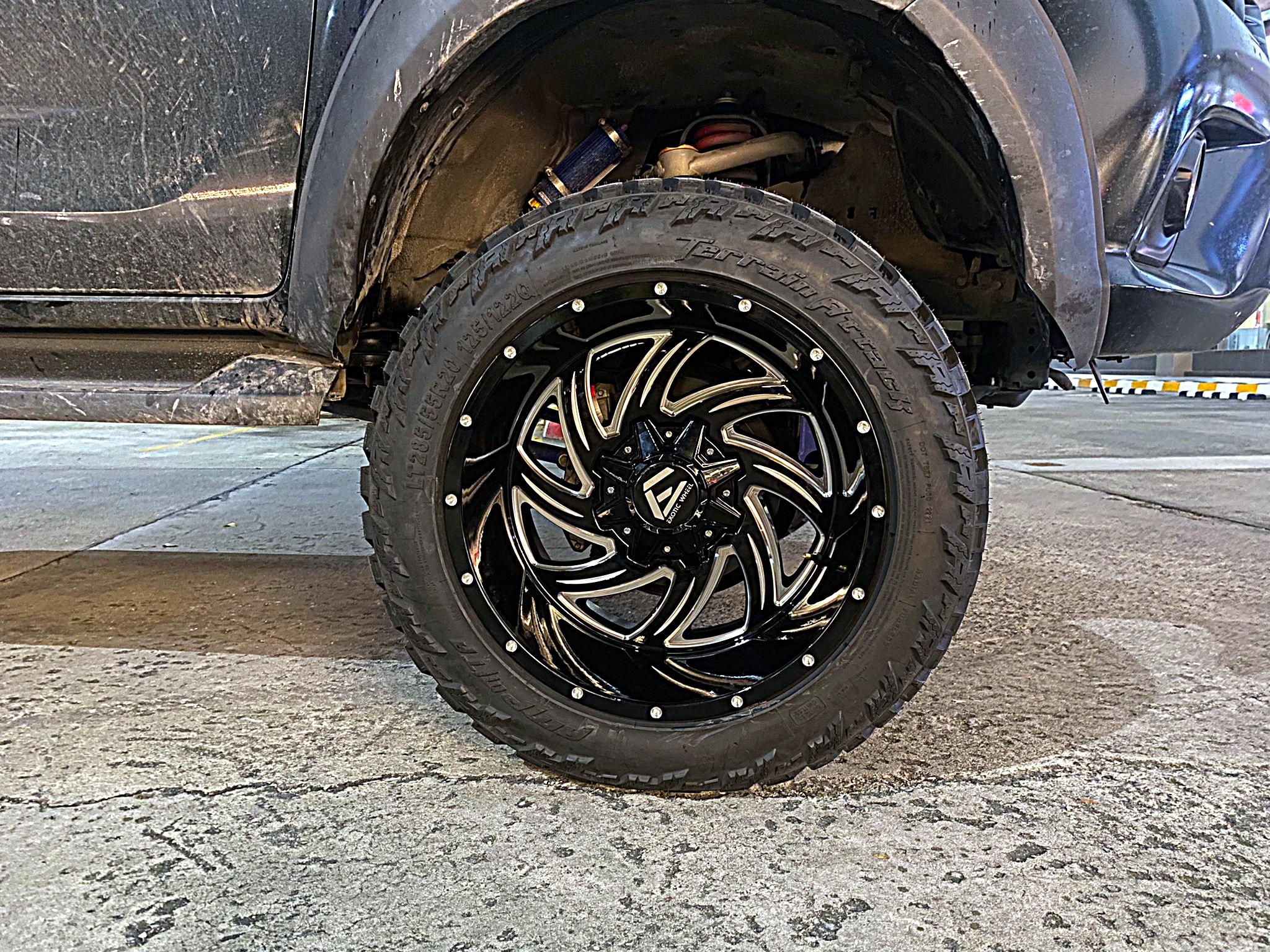 TOYOTA REVO ทรงเมกา