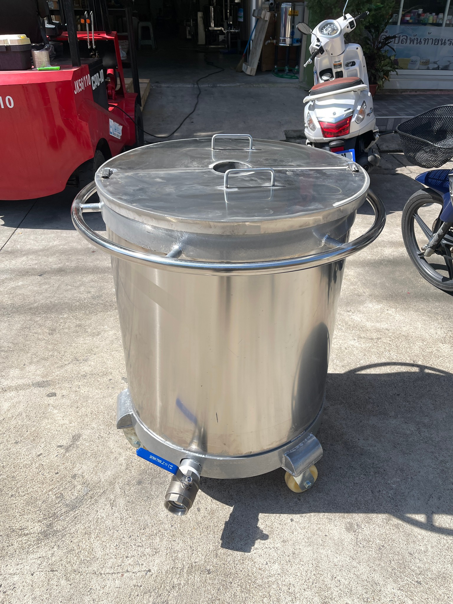 🌈ถังสแตนเลส เกรด 304 สำหรับผสมโดยเฉพาะ มีฝาปิด มีล้อเลื่อน มีก๊อกสำหรับถ่ายของเหลว (50L-300L) หม้อสแตนเลส MMT