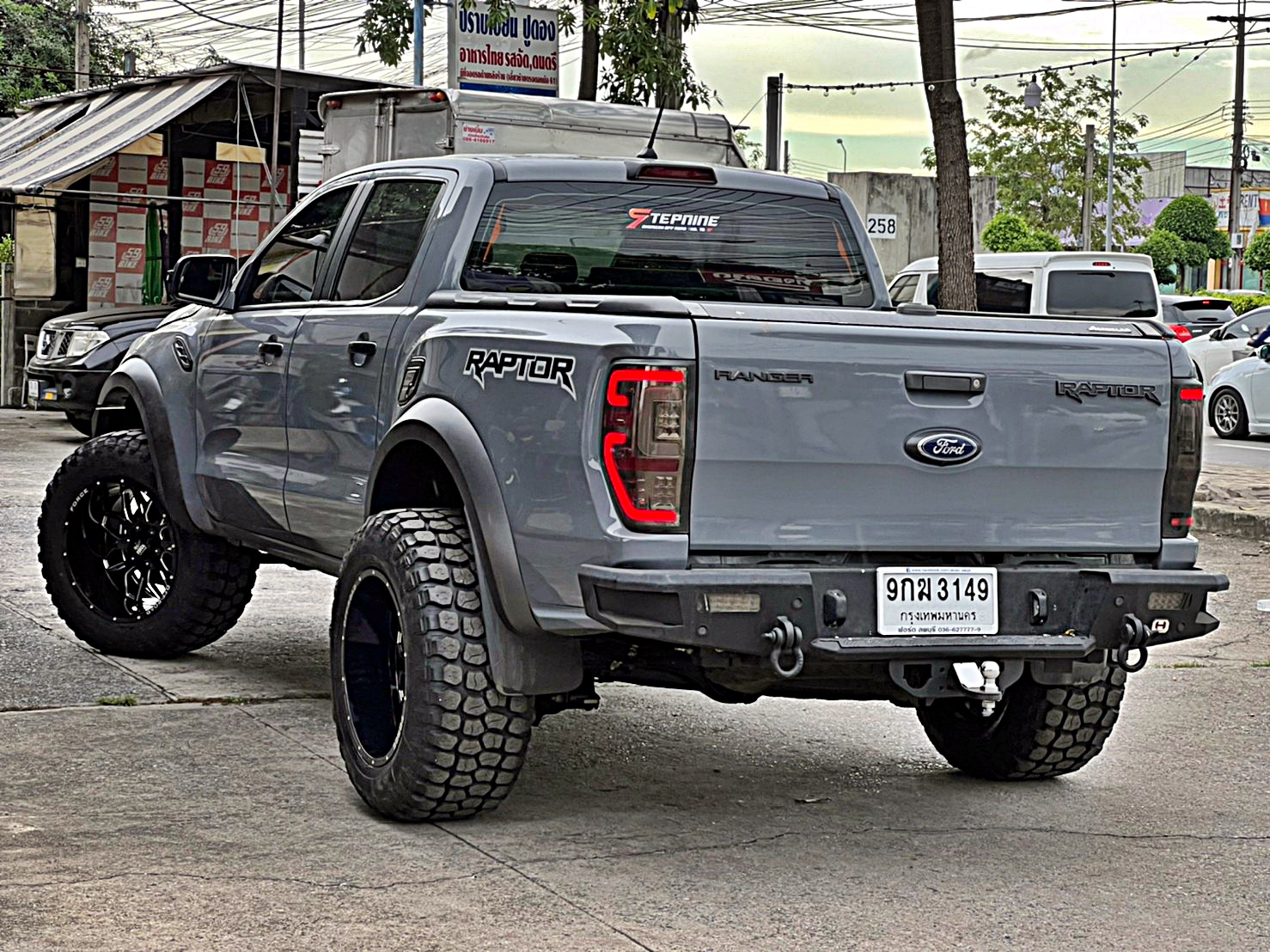 FORD_RAPTOR_ทรงเมกา ที่ STEP9