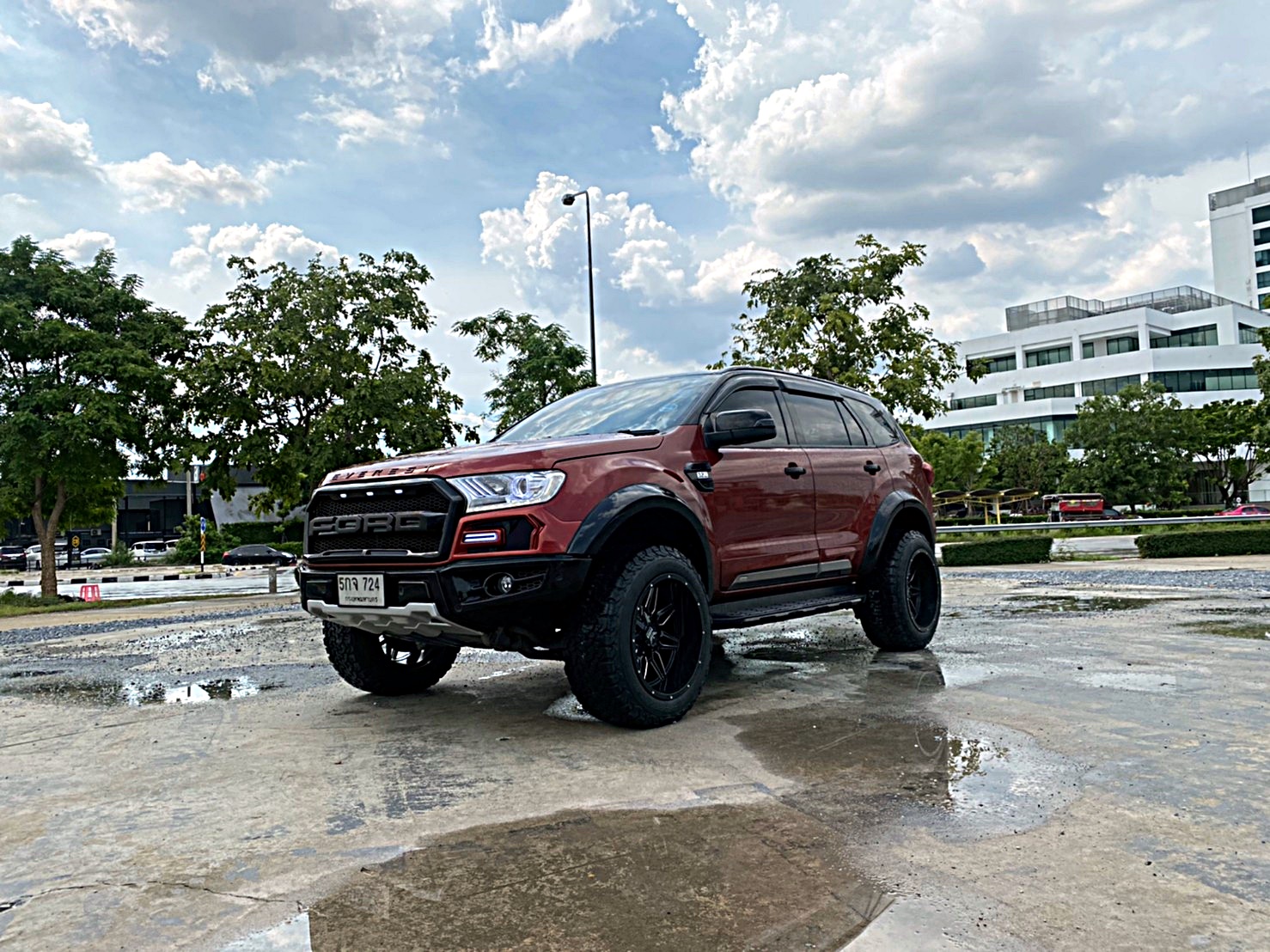 FORD EVEREST จัดทรงเมกาที่ STEP9