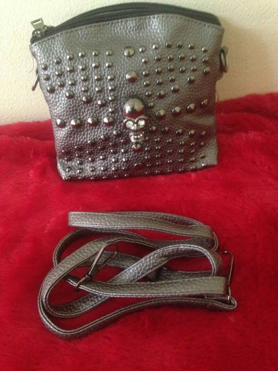 กระเป๋าแฟชั่นหัวกะโหลก