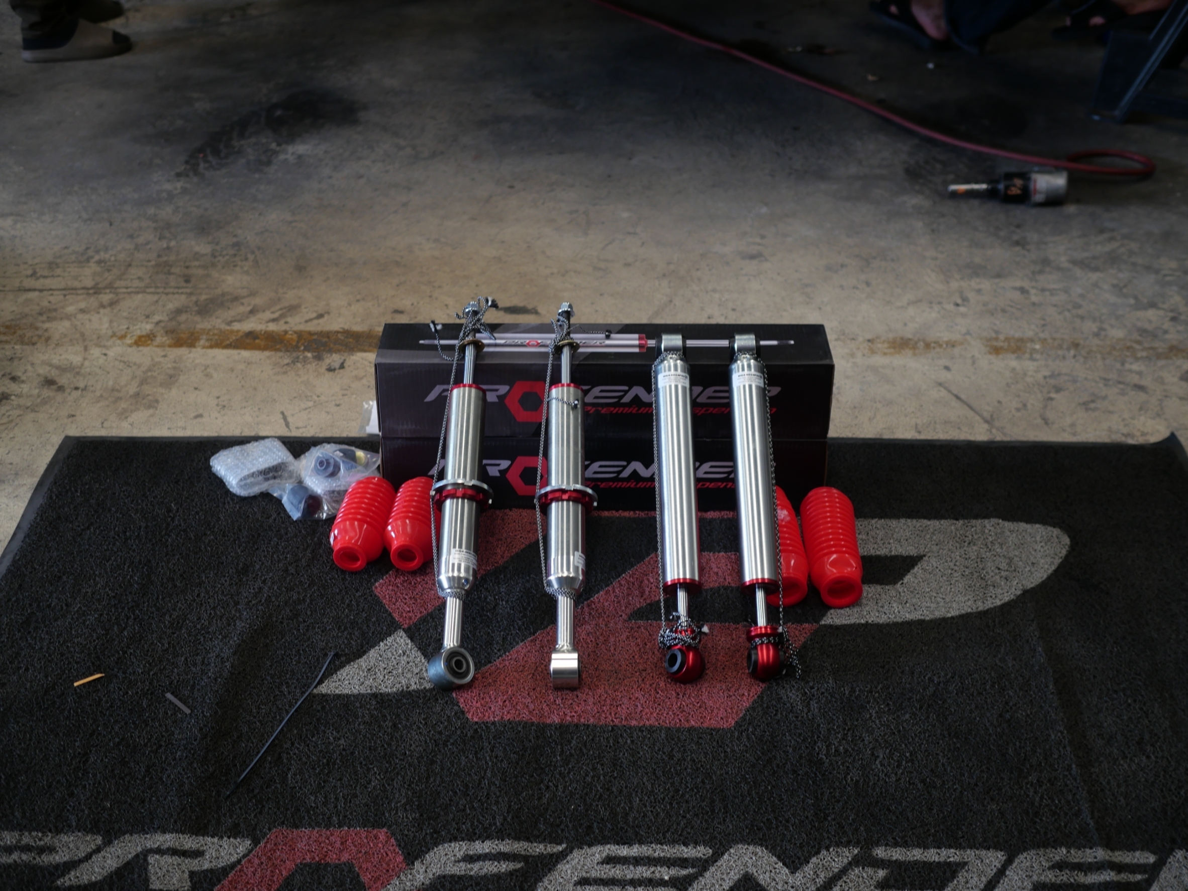 REVO โช๊ค PROFENDER MONO TUBE ราคาถูกที่ STEP9