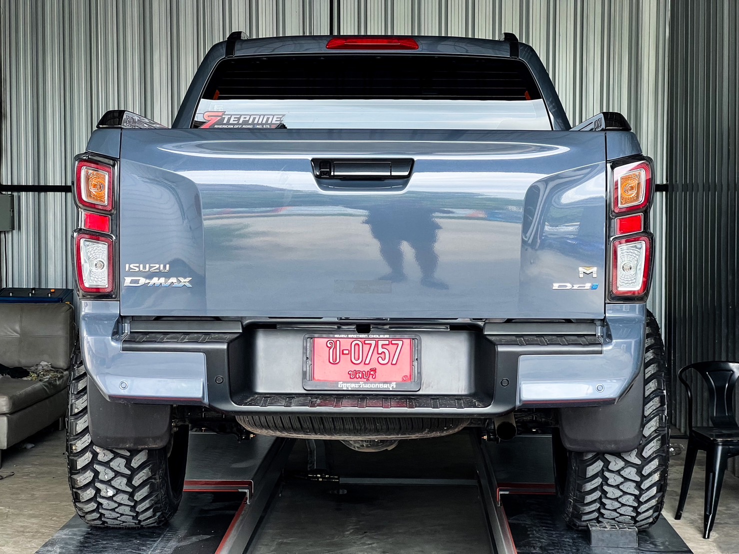 D-MAX แต่งรถทรงเมกาที่ STEP9