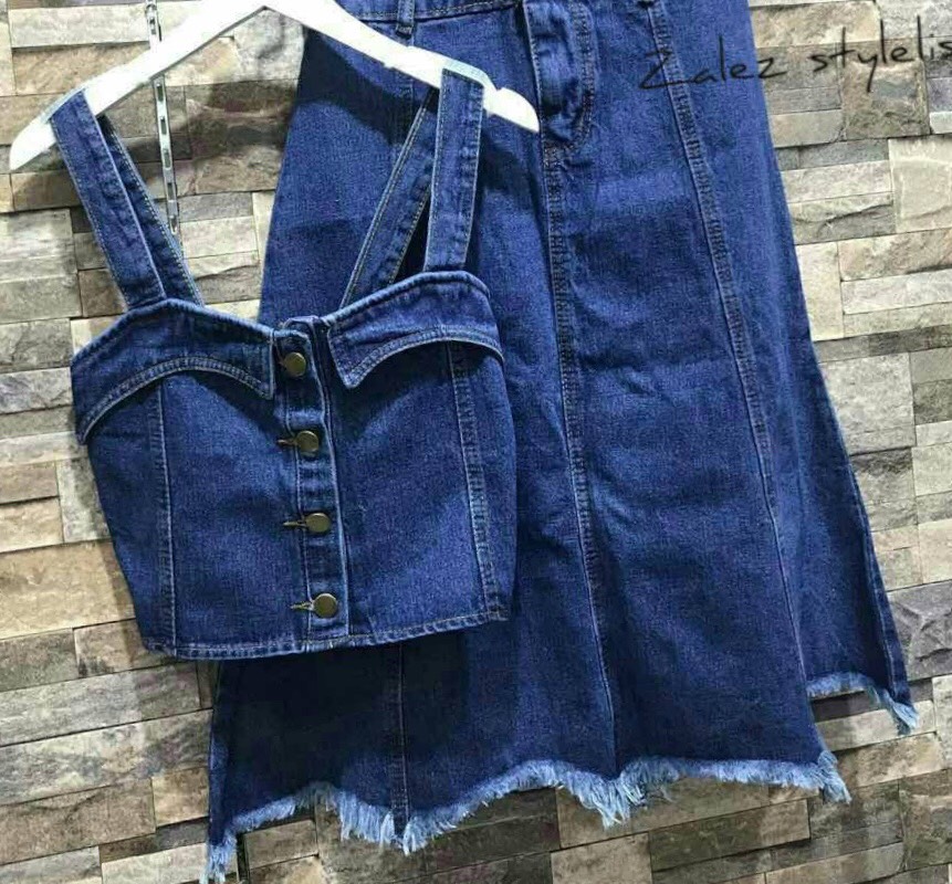 เซทเสื้อสายเดี่ยว กับ กระโปรงยีนส์