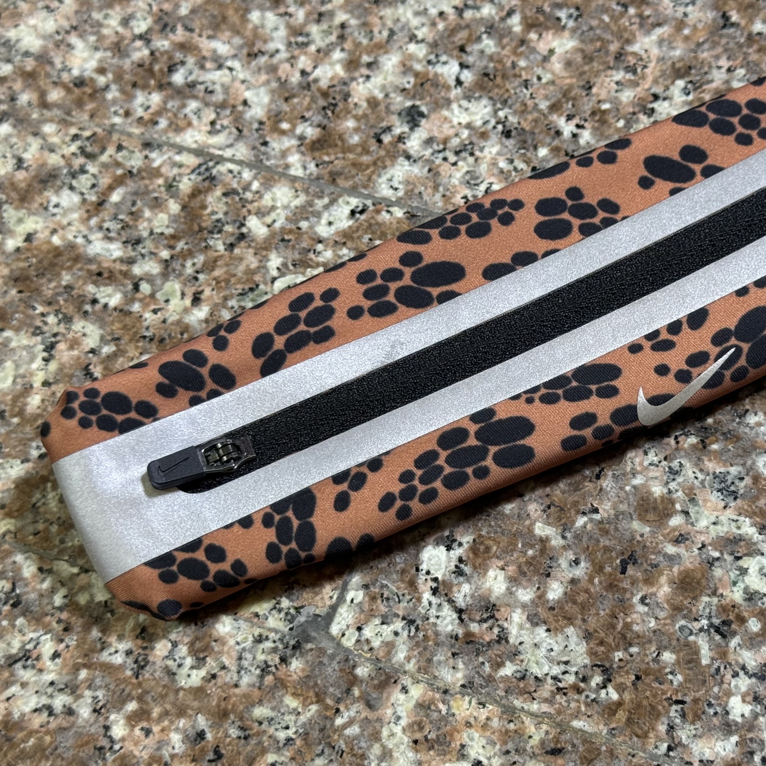 กระเป๋าวิ่ง Nike Running WaistPack ‘Brown’