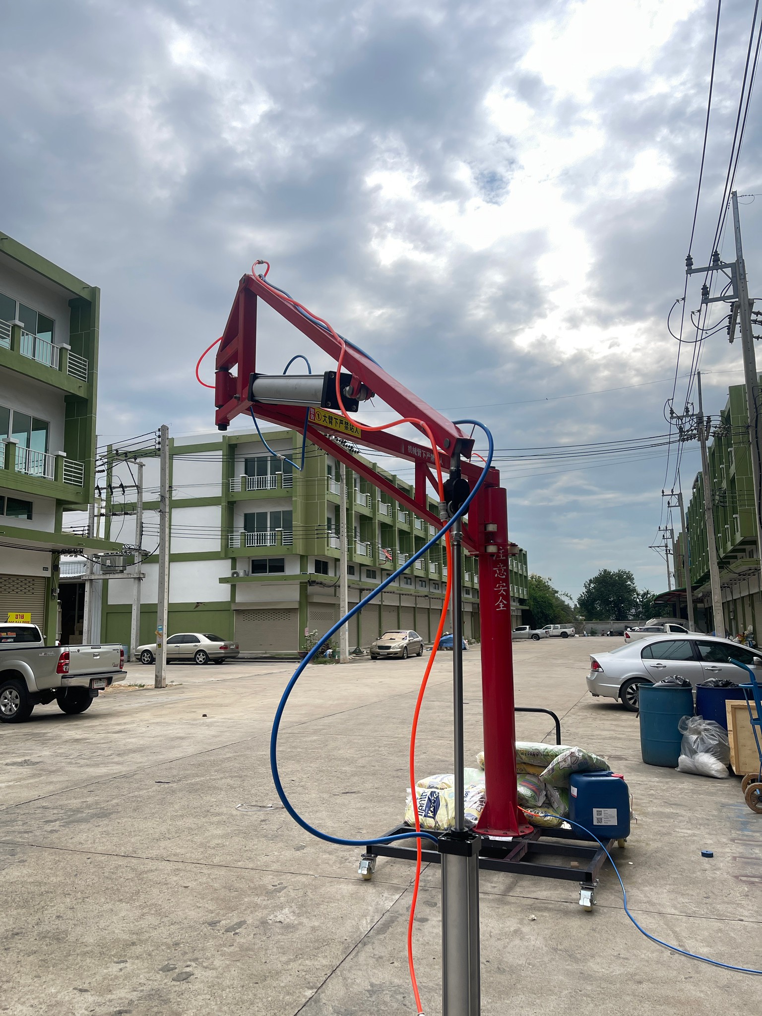 16906 เครื่องจับขับเคลื่อนด้วยลม ช่วยจับถุงปูน ถุงกระสอบ ถุงทราย ช่วยย้ายเข้าออกสะดวก ST-100