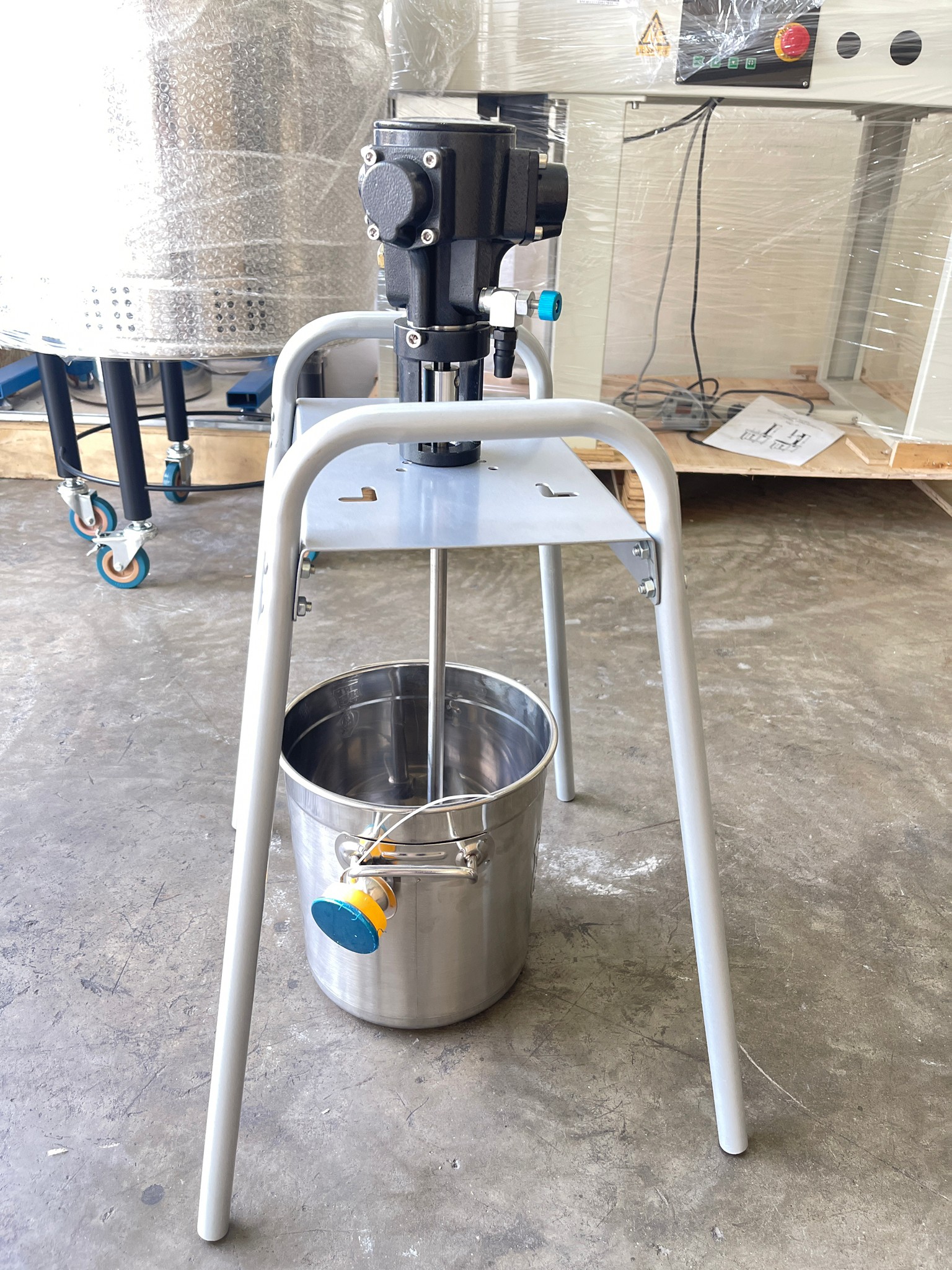 เครื่องปั่นผสม ต่อปั้มลม Pneumatic mixer seahui