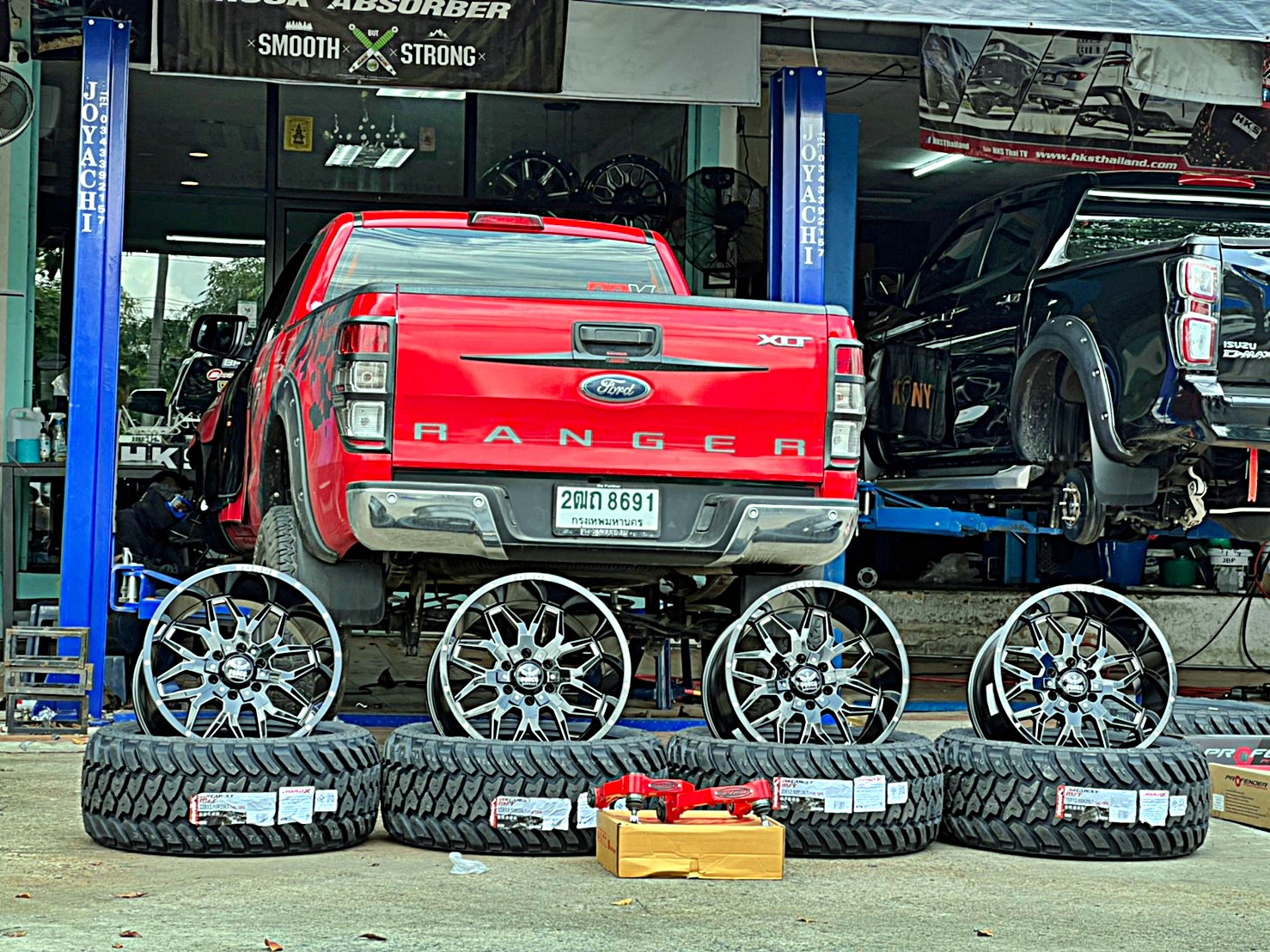 FORD_RANGER_ทรงเมกาจองคิวมาจากลำพูน