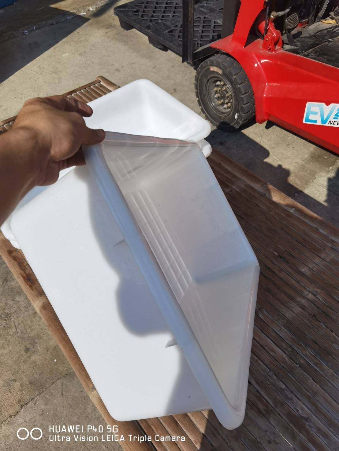 🌈ถาดตะกร้าพลาสติกทึบสีขาวทรงสี่เหลี่ยม ตะกร้าเก็บของ เนื้อ PP PE แข็งแรงทนทาน Plastic tray