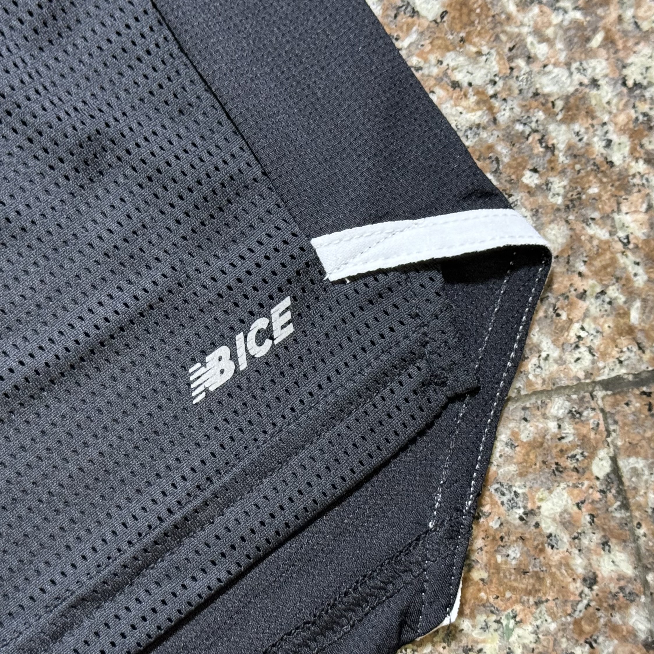 เสื้อวิ่ง New Balance Accelerate Pacer Singlet (S)