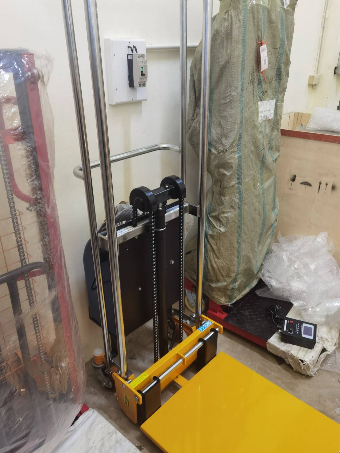 17316 รถยกไฟฟ้า Forklift mini 400kg. stacker ไฟฟ้า