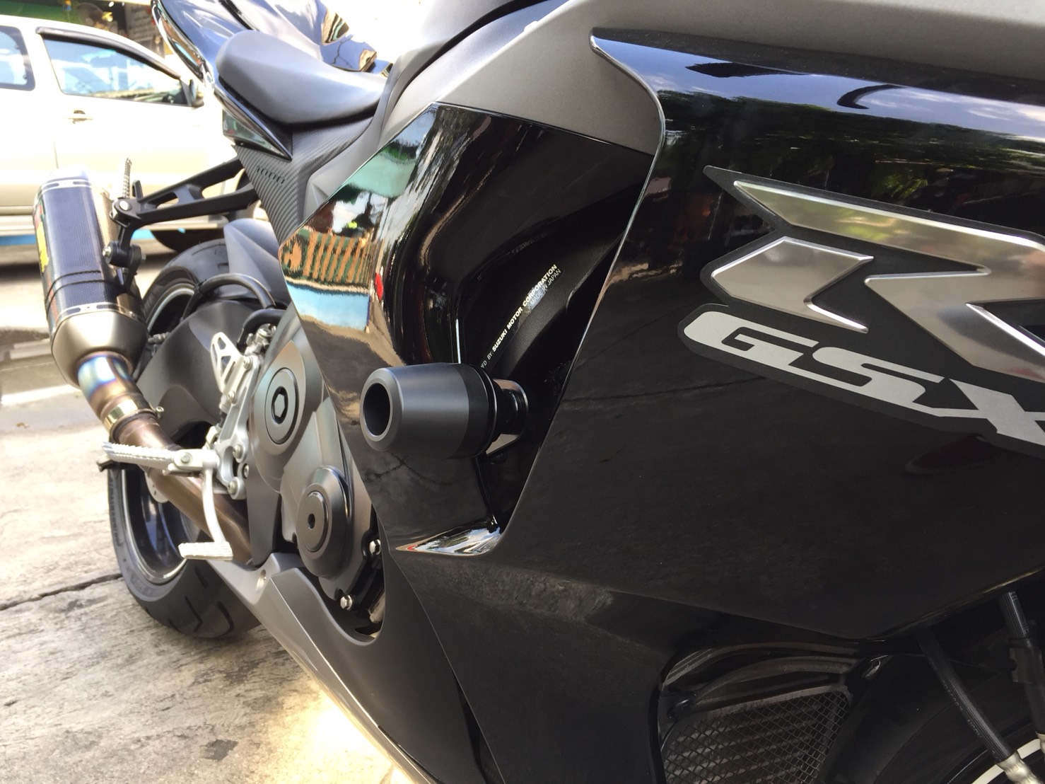 กันล้มข้าง GSX-R1000 K9-L6 แบร์นMothracing กันล้มผลิตจากอลูมิเนียมนำเข้า เกรด6061T651 และPOM ติดตั้งง่าย(65) สีดำ