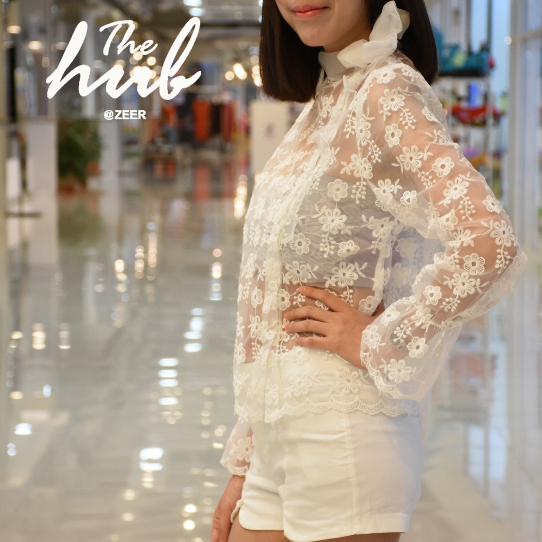 เสื้อคอเต่าเซ็กซี่ ปักลายลูกไม้