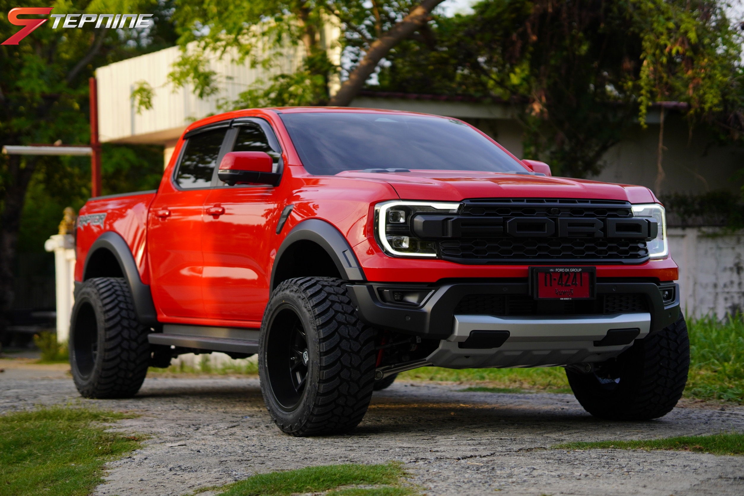 FORD RAPTOR DIESEL ป้ายแดง จัดชุดโปรขอบ 20 ล้อพร้อมยาง