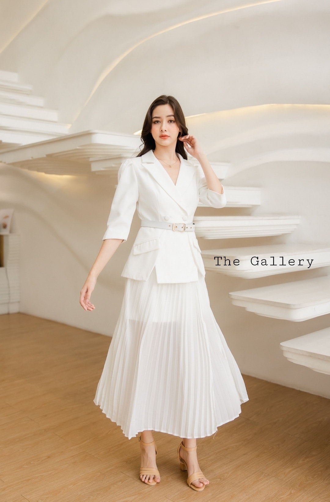 ชุดเซ็ตเสื้อสูทและกระโปรงอัดพลีตพร้อมเข็มขัดในตัว จะออกงานหรือจะแมตซ์ชุดไปทำงาน /ไปเที่ยวต่างประเทศก็ครีเอตลุคสวย