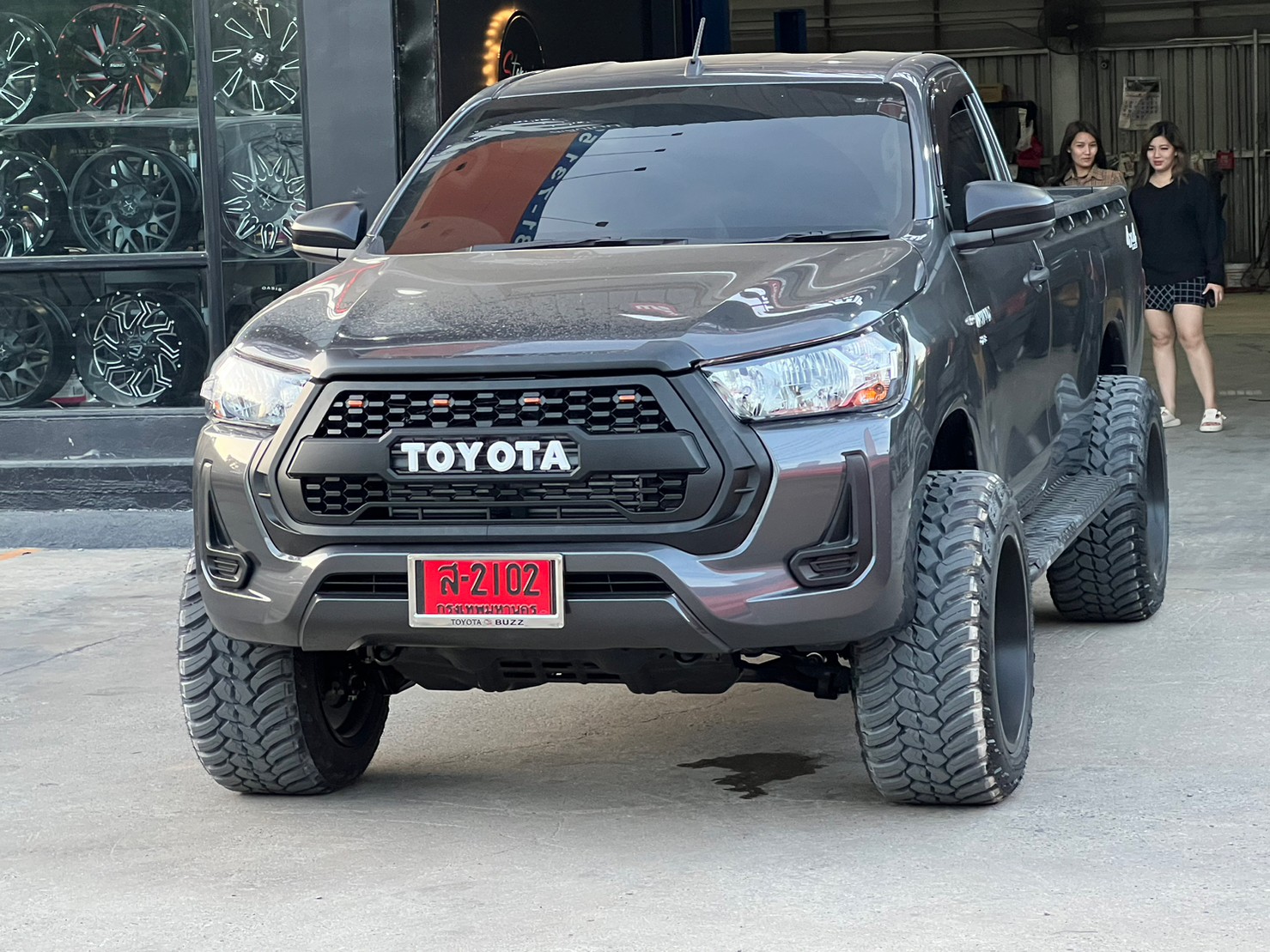 TOYOTA REVO หัวเดียว ทรงเมกา ที่ STEP9