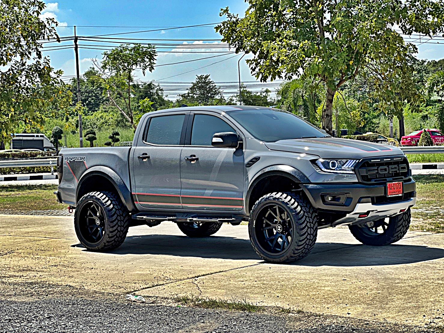 FORD RAPTOR ทรงเมกา่ ล้อ HOSTILE H113