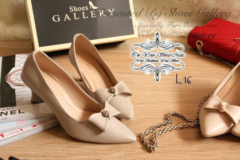 รองเท้าคัทชู หัวแหลม