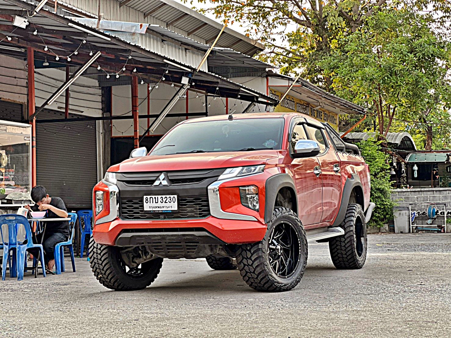 TRITON ทรงเมกา