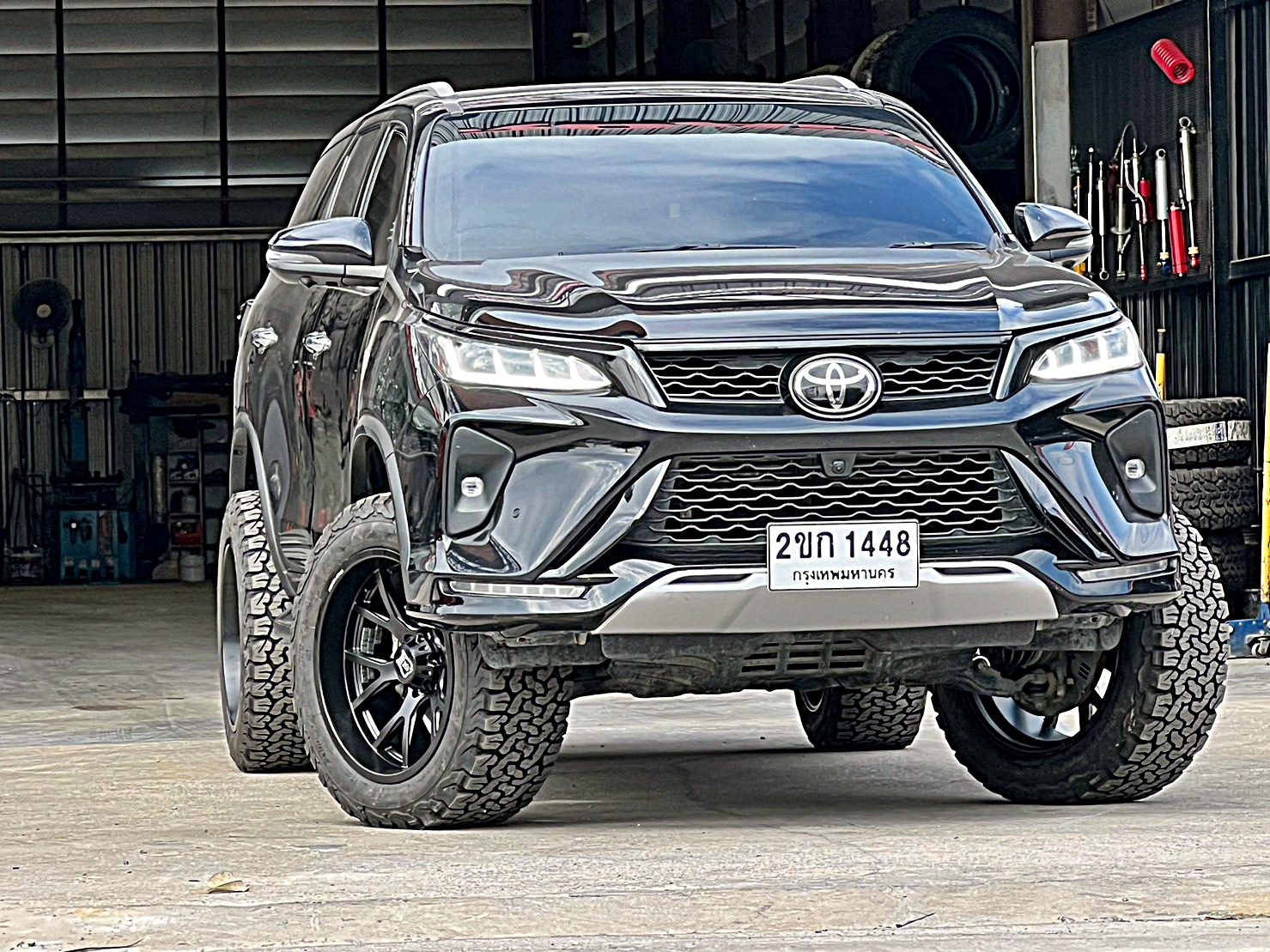 TOYOTA FORTUNER LEGENDER แต่งทรงเมกาที่ STEP9