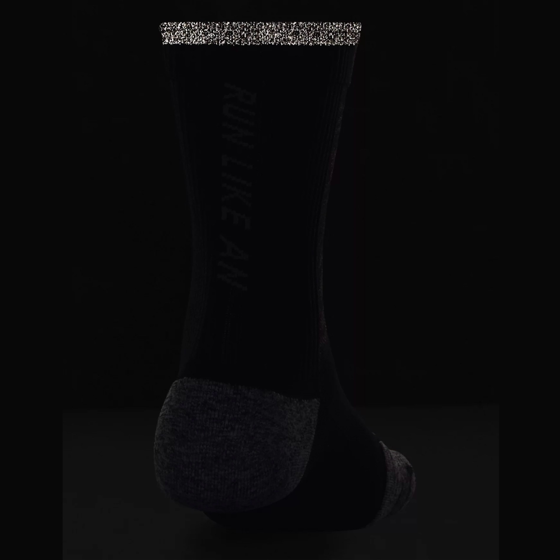 ถุงเท้าวิ่ง Under Armour Cushioned Crew Running Socks ‘LIMITED’ (MD)