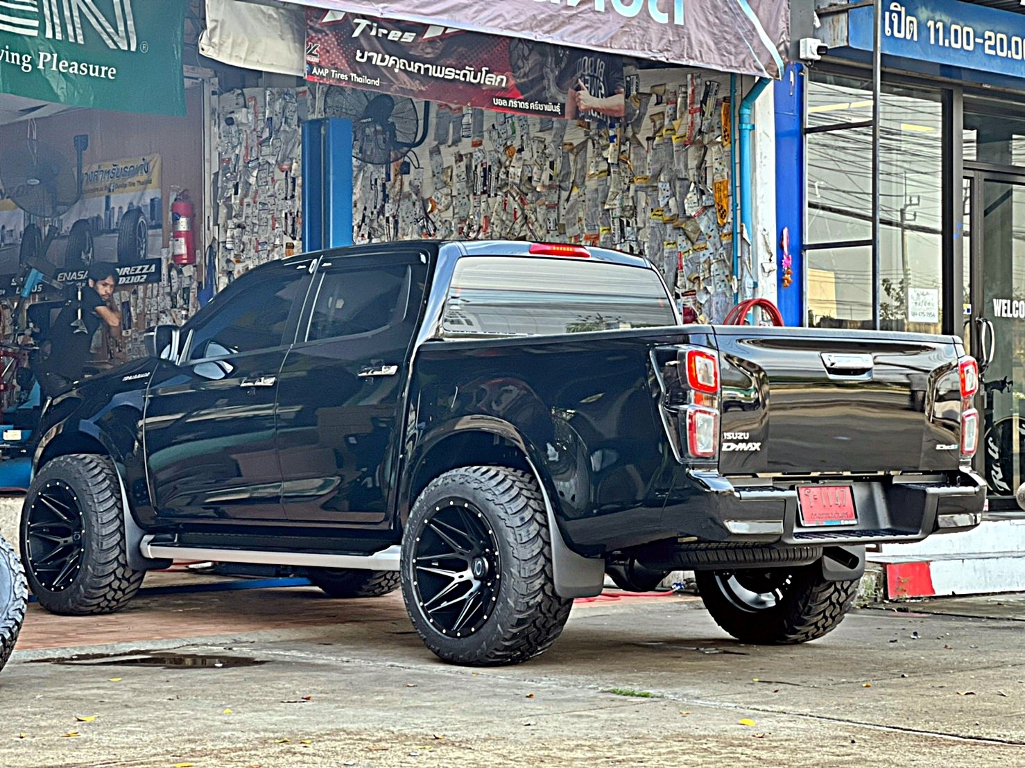 D-MAX 1.9 จัดทรงเมกา อย่างเทพ ที่ STEP9