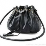 กระเป๋าทรงปากยุ้ม