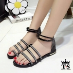 รองเท้าเตะแต่งเพชรเรียงเส้นตรง