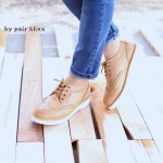 รองเท้าผ้าใบสไตล์วินเทจ