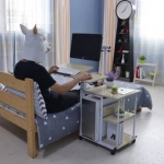 Mylazydesk ของขวัญ ของขวัญวันแม่ โต๊ะทำงาน (รุ่น08-2 สีไม้อ่อน83cm) โต๊ะวางคอมพิวเตอร์มีที่แขวนจอ โต๊ะวางโน๊ตบุ๊ค โต๊ะข้างเตียง โต๊ะข้างโซฟา โต๊ะหัวนอน โต๊ะอ่านหนังสือ โต๊ะเขียนหนังสือ computer desk overbed table bedside table laptop stand