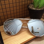 แว่นตาเลนส์ปรอทเงาวั๊บ