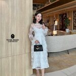 เดรสผ้าลูกไม้ซีทรูผ้ามุ้งแขนยาว ช่วงอกดีเทลซีทรูดูสวยไม่ธรรมดา แขนพองนิดๆกำลังน่ารักเลยค่ะ