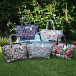 กระเป๋าสะพายทรง Tote ใบใหญ่