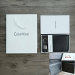 กระเป๋าสตางค์ใบสั้น Calvin Klein Leather Bookfold with Key Fob Set