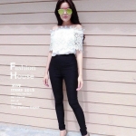 Set 2 ชิ้น เสื้อลูกไม้ลายสวยๆๆ ทรงเปิดไหล่ สวยเซ็กซี่ มาพร้อมกับ กางเกงขายาว