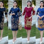 ✔️มีพร้อมส่ง : [ S-M-L-XL-2XL-3XL] :: ชุดเดรสผ้าคอตตอน พิมพ์ลายปาเต๊ะ ลวดลายคมชัด ทรงสวย ผ้าเนื้อดีสวมใส่สบายไม่ร้อนซับน้ำได้ดี ซิปซ่อนหลัง งานอัดกาวอย่างดี