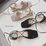 รองเท้าหนังสักกะหราดเนื้อหนาแน่นฟูอย่างดีคุณภาพสูง