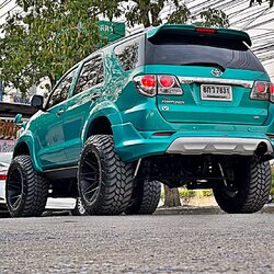 FORDTUNER_ทรงเมกา ที่ STEP9