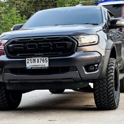 FORD RANGER ทรงเมกา แต่งครบ จบที่STEP9