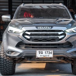 MU-X จากสุราษฎร์ธานี แต่งทรงเมกาที่ STEP9