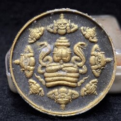 พระปิดตาพังพระกาฬ รุ่น ทรัพย์เทวา เนื้อดำปัดทอง ตะกรุดทอง