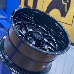 MT232 OFFROAD STEP9 20X12 ET-44 โหดสุดในรุ่น