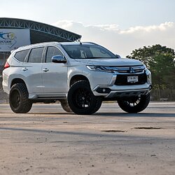 PAJERO SPORT แต่งรถแนวเมกา ที่ STEP9