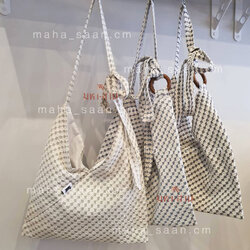 กระเป๋าผ้าฝ้าย สะพายไหล่ คละลาย สายปรับได้🦋