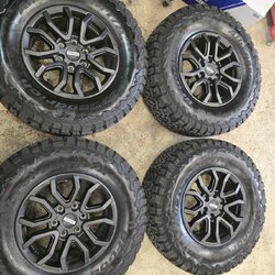 ล้อเดิมRaptor พร้อมยางBF KO2 285/70R17