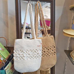 กระเป๋าเชือกถัก ฉลุลายดอกไม้ แฮนด์เมด ทรงน่ารัก 💐