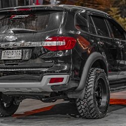 FORD EVEREST จองคิวมาจากเพชรบุรี แต่งทรงเมกาที่ STEP9