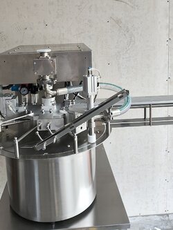 23726 เครื่องบรรจุและปิดฝาอัตโนมัติ รุ่น JSK สำหรับถุงบรรจุแบบมีจุ